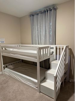 Low profile bunk bed