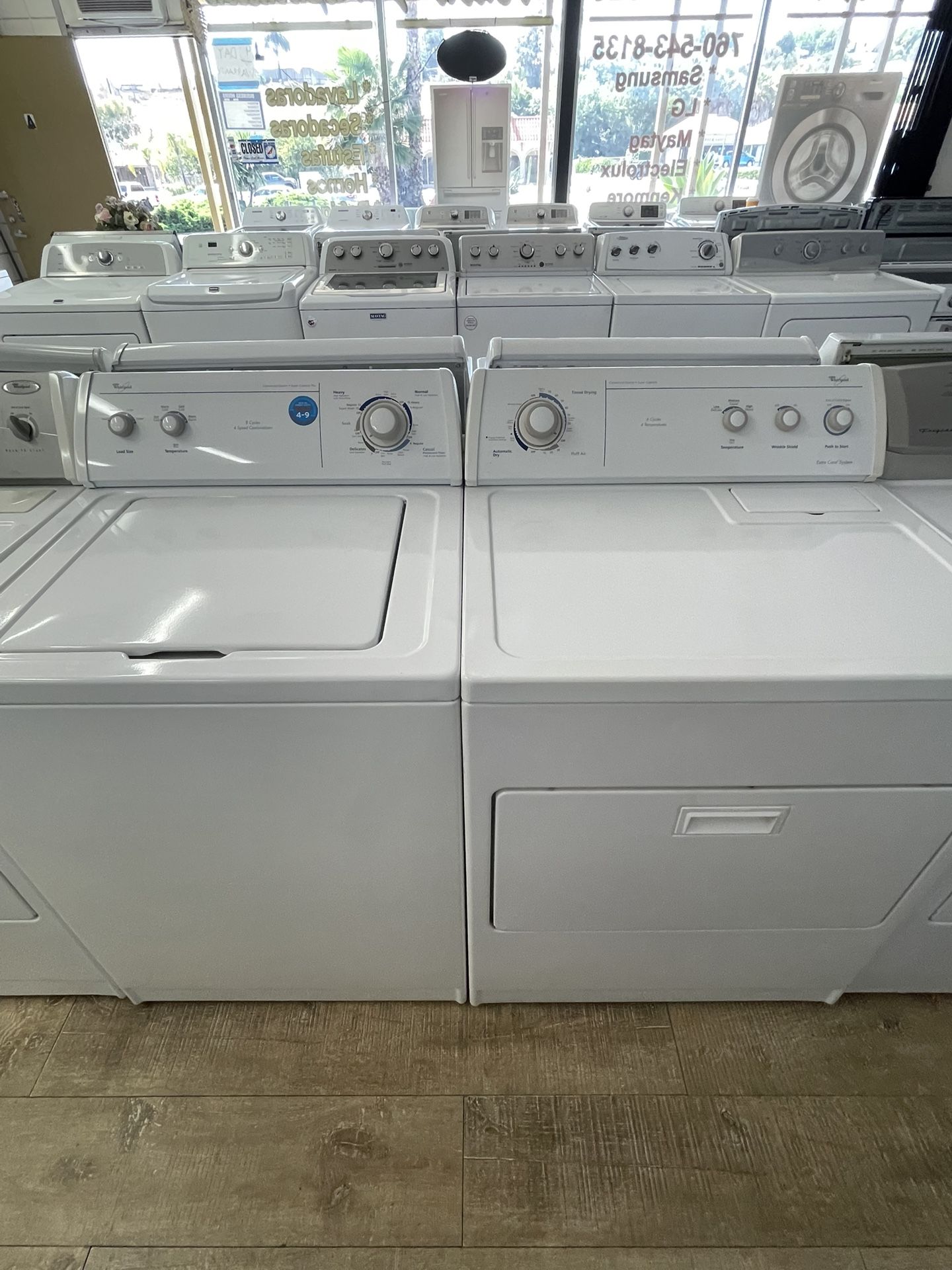 Whirlpool Gas Dryer And Washer Set In Excellent Condition