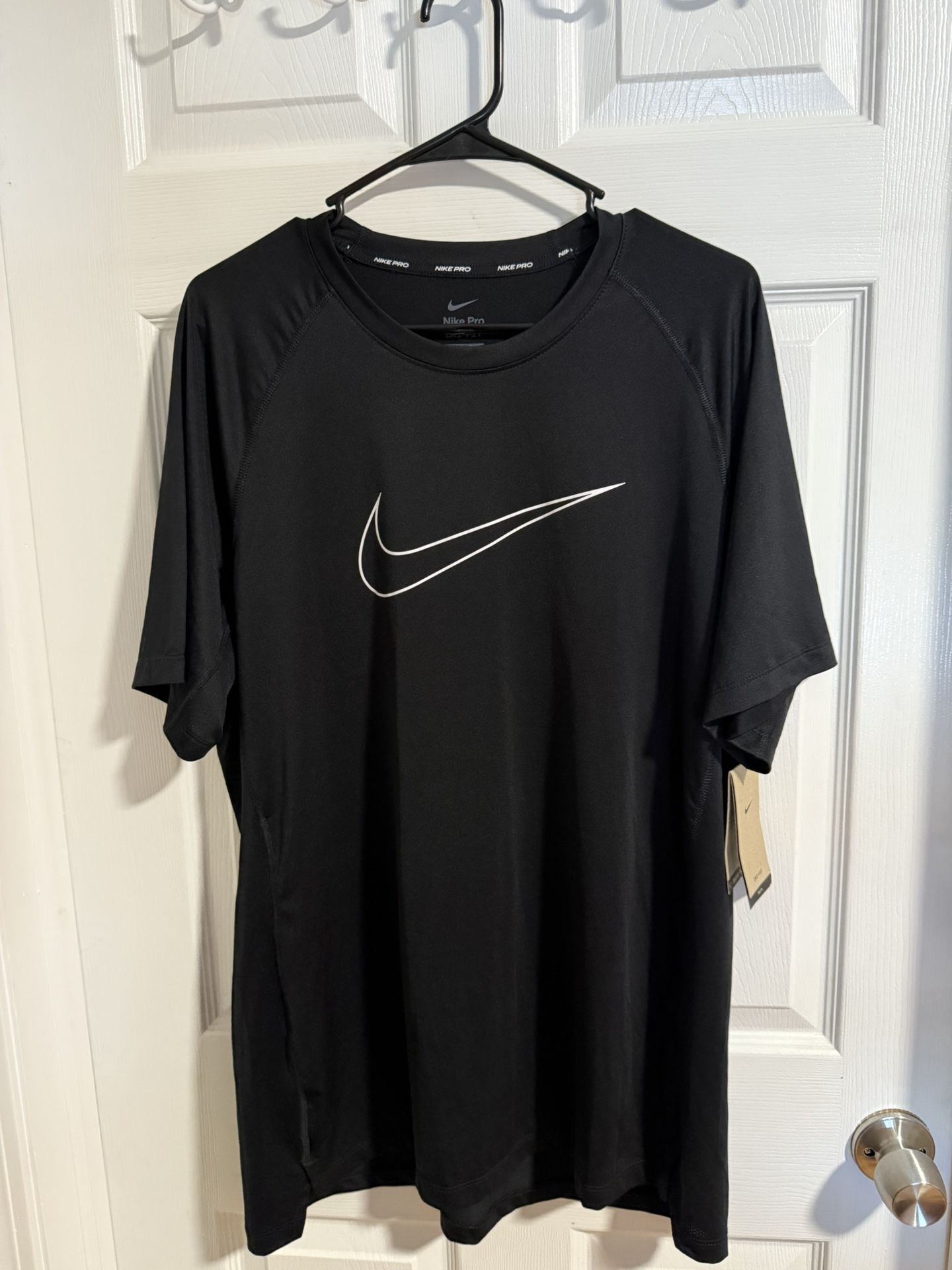 Men’s Black XL Slim Fit Nike Dri-Fit T Shirt