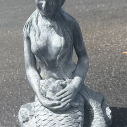 Mermaid Garden Statue