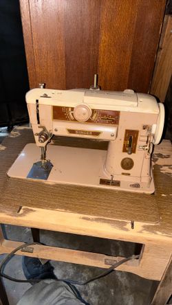 SINGER VINTAGE SEWING MACHINE