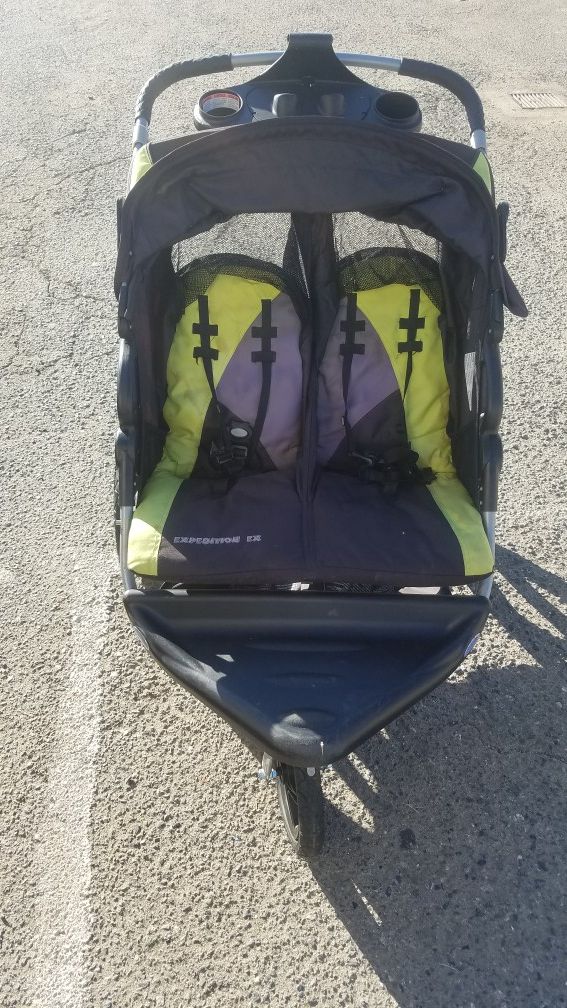 Jogger stroller