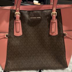 Michael Kors Voyager East/West Tote Original