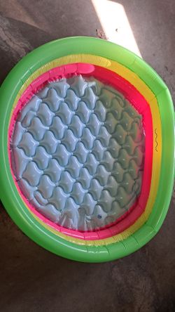 Free: Kids pool