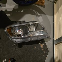 Chevy Colorado Right Headlight