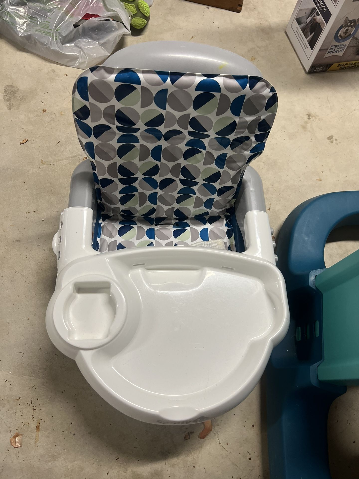 Baby walking in eating chair