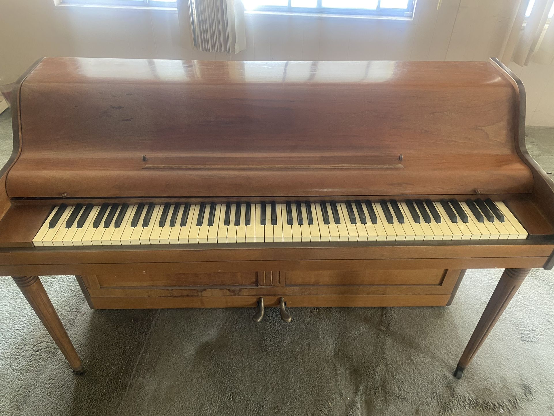 Vintage Grand Piano Co. Upright Piano — 1920s Era w/ Original Pratt Read Action –