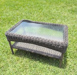 Selling wicker coffee table, 30.5 x 18.5 x 16.5 /