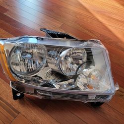 2013 Right Headlight Assembly And Intake Gaskets 