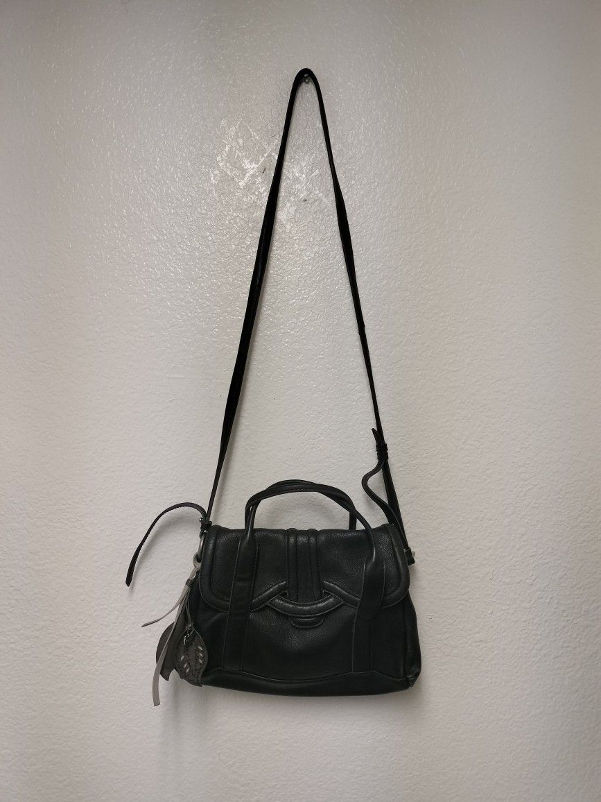 Radley London Cheadle Medium Multi Way Bag
Black Leather Style # 61806A