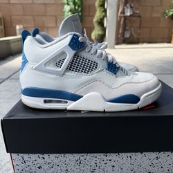 Jordan 4 Military Blue size 9.5M