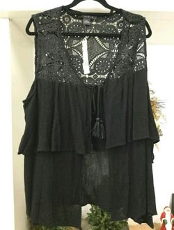 August Silk Women's Black Tiered Crochet-Contrast Sleeveless Vest Size XL