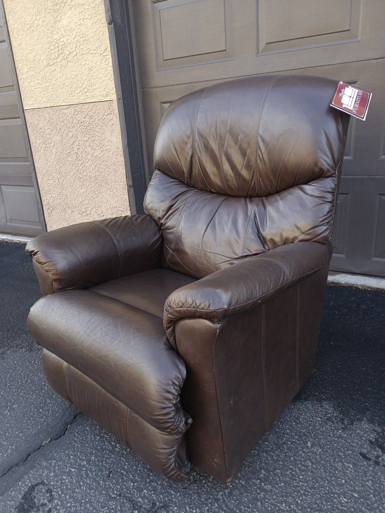 Leather Lazy Boy Rocker/Recliner Chair LIFETIME WARRANTY for Sale in