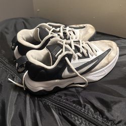 Nike Giannis Immortality 3 basketball shoes size 3.5