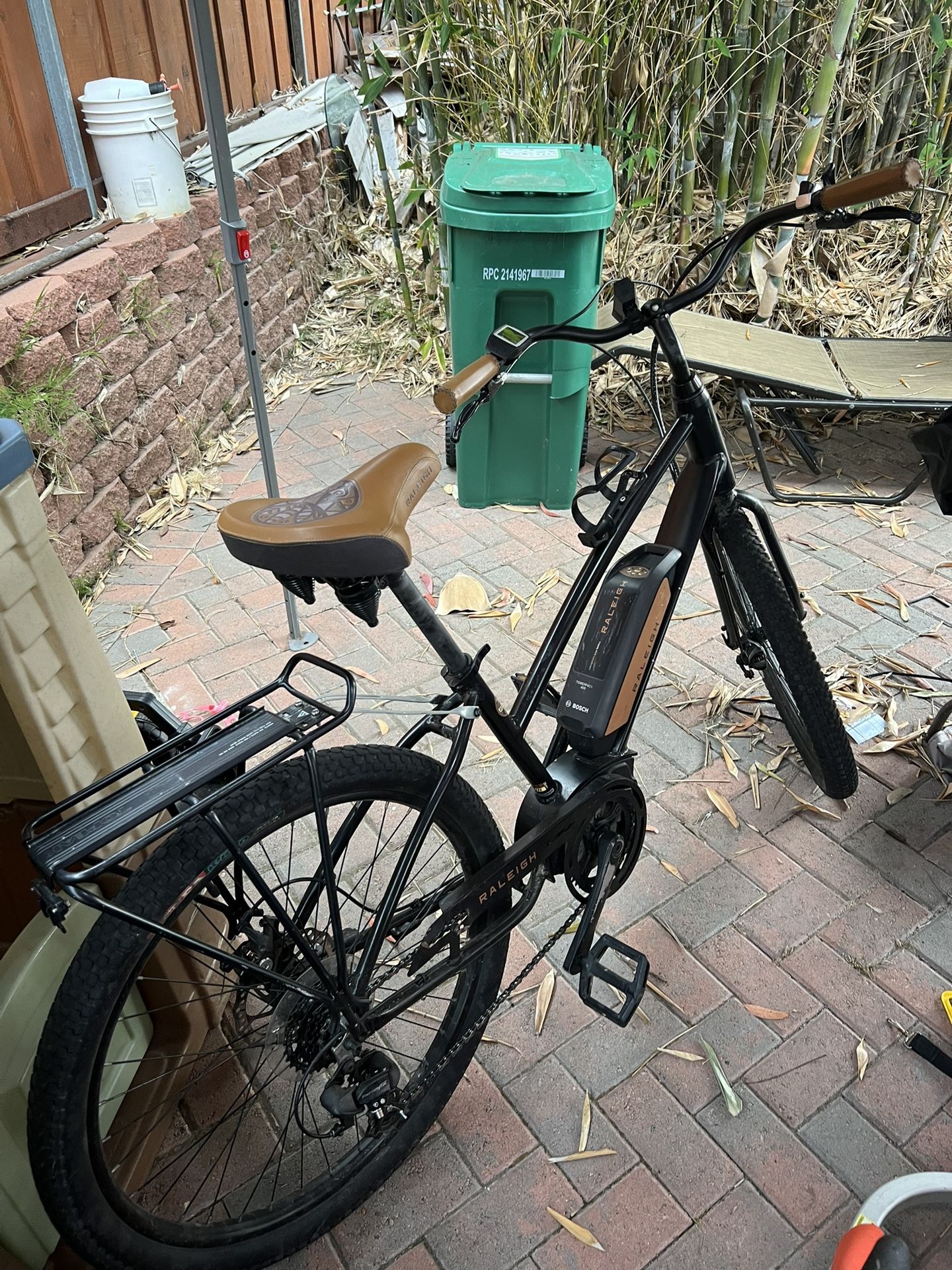 Raleigh Retroglide Bosch Electric Bike Cruiser