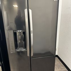 LG Black Stainless Steel Side By Side Refrigerator With Instaview 