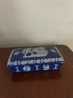 Wedgewood Jasperware trinket box