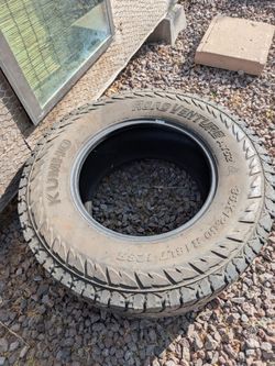 Kumho roadventure all-terrain 35 x 12.5 R18