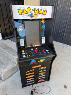 PAC MAN arcade machine