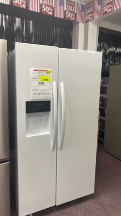 Frigidaire 25.6-cu ft standar Depth 36 in wide side by side refrigerator with ice maker water & ice Dispenser white Energy Star Certified