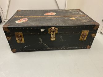VINTAGE TRUNK