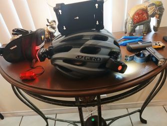 cycling kit , helmet whith two lamps, two flashing lights, tool bag, cell phone holder and more.