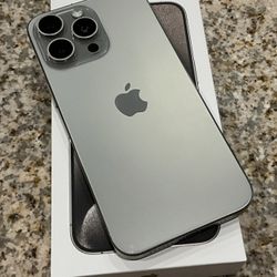 iPhone 15 Pro max 512Go Silver Unlocked