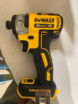 DeWalt 20 V max XR  DCF887 model