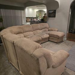 Sectional Couch With Recliner 