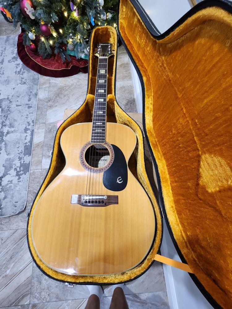 Epiphone FT-135 (1970s) – Vintage Acoustic Guitar + Hard Case

