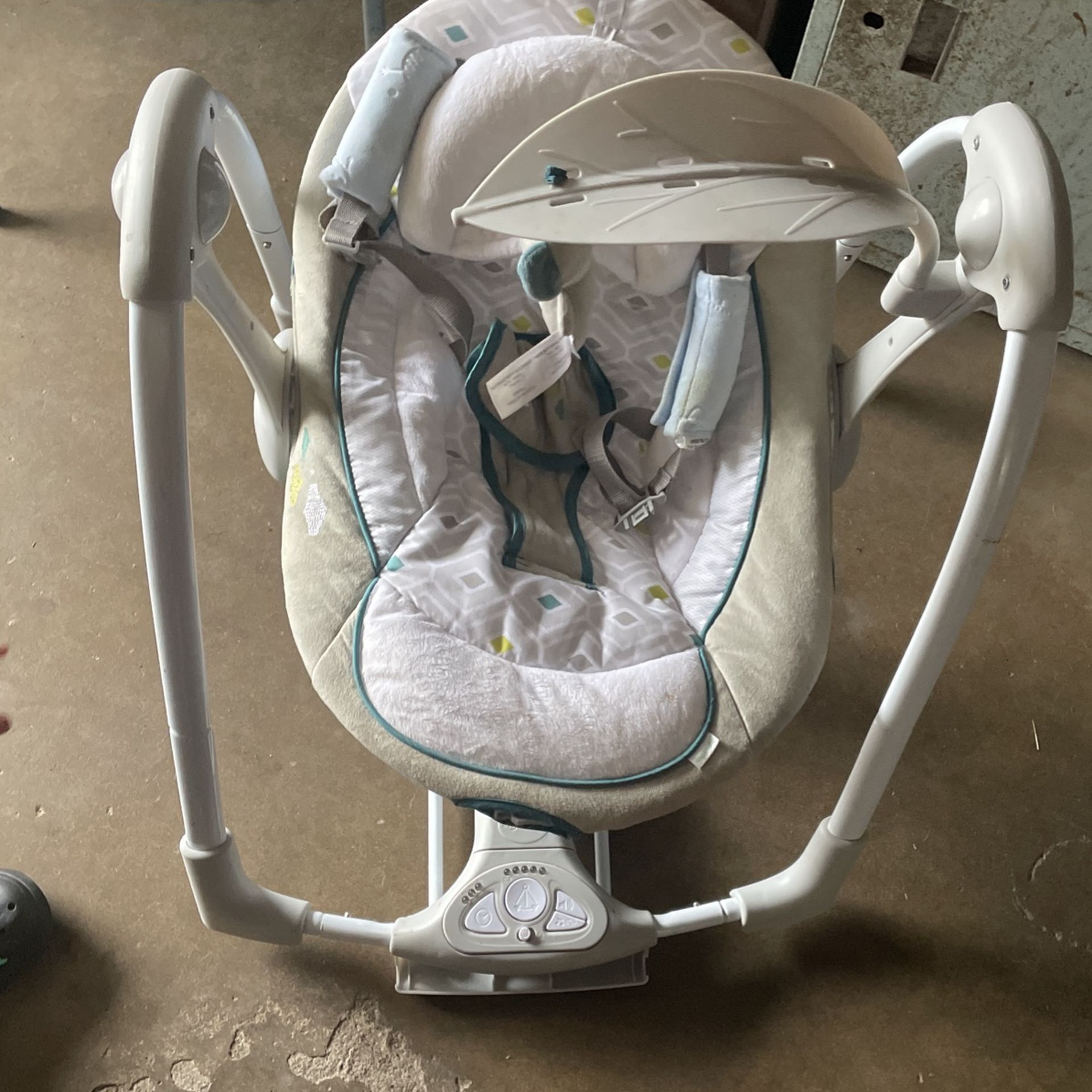 Baby Swing ( Ingenuity)