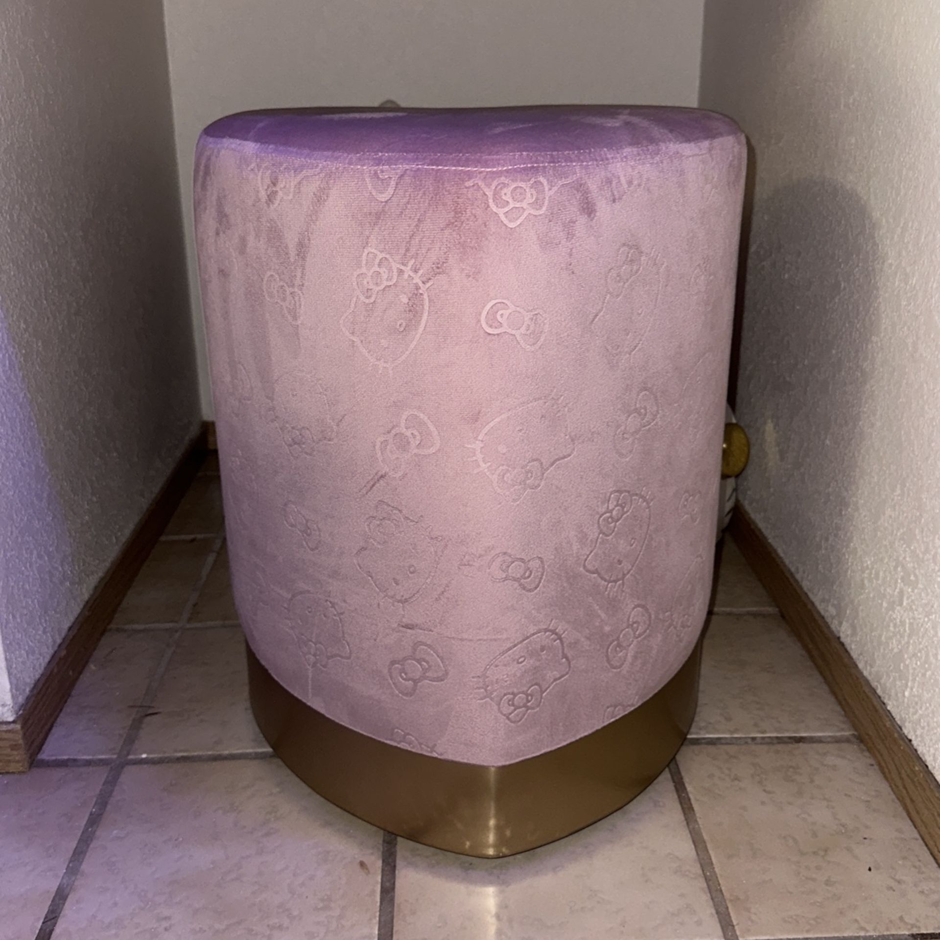 Hello Kitty Stool
