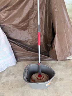 Mop & bucket