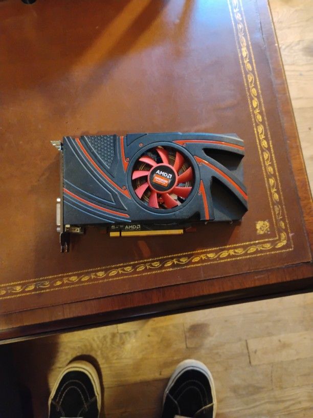 Amd Radeon R9270