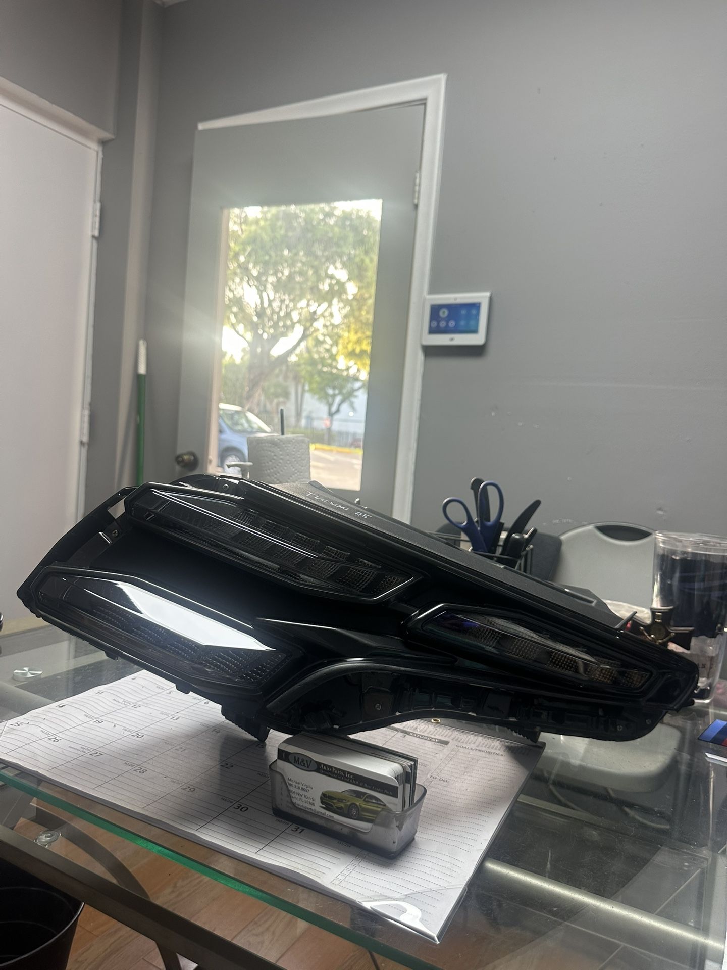 HYUNDAI TUCSON ORIGINAL OEM LEFT DRIVER LED HEADLIGHT 2025