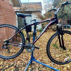Schwinn Aluminum Hybrid Bike