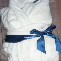 NWT! Tommy Bahama White Plush Robe