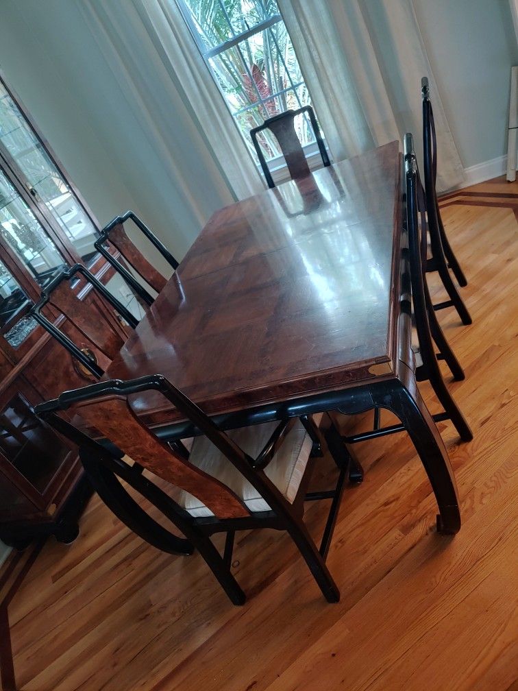 stately dining room table w/ 6 chairs