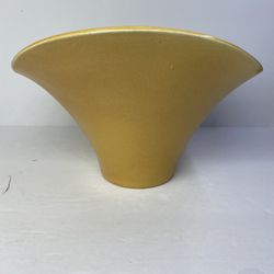 Beautiful Vintage Miramar of California pottery bowl. 931