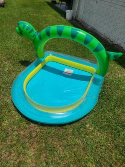 Little kids swimming pool