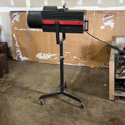 Follow spotlights With Rolling Stand 