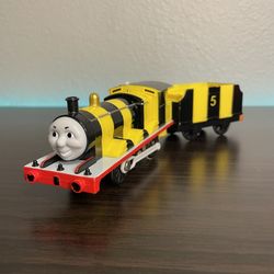 Thomas & Friends Trackmaster Train James Busy As A Bee 2006 Hit Toy - Needs Wire