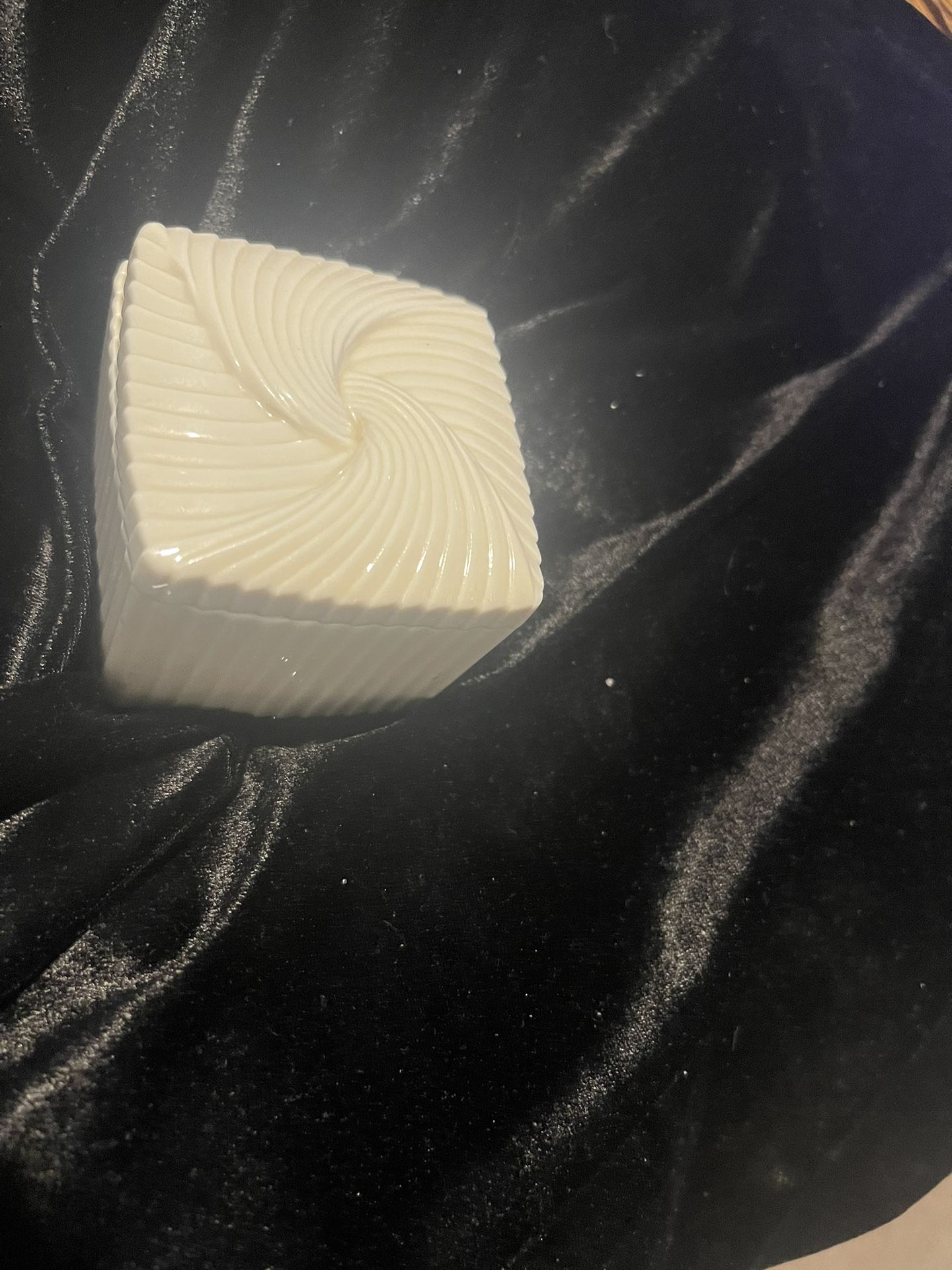 Vintage Avon Ceramic Ivory Fluted Trinket Box