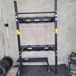 Foldable squat rack