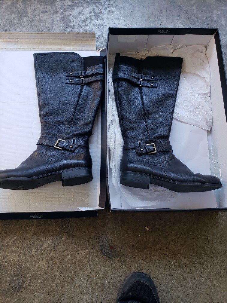 Knee High Boots Size 10W - Like New Condition 