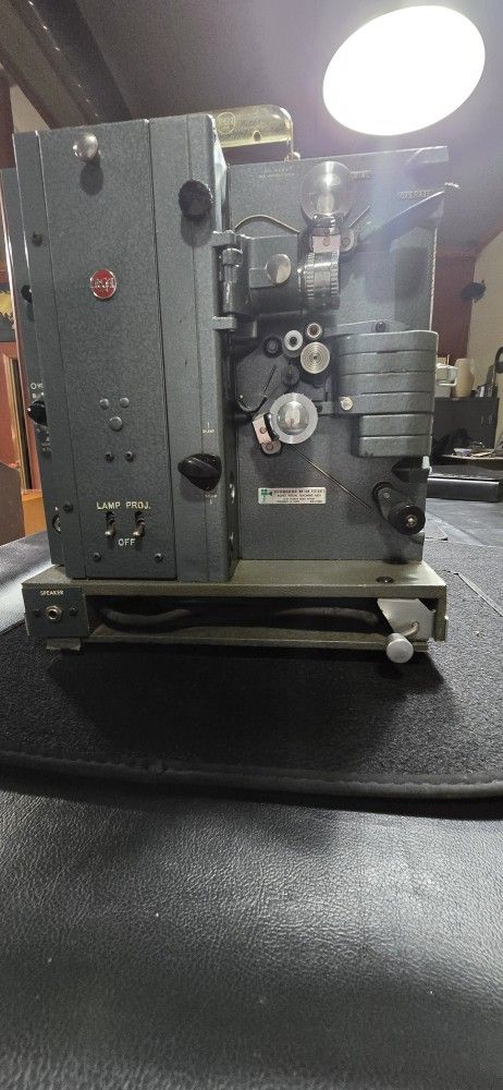 RCA Model 400 16MM WW2 ERA FILM PROJECTOR 