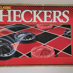 Classic Checkers Game