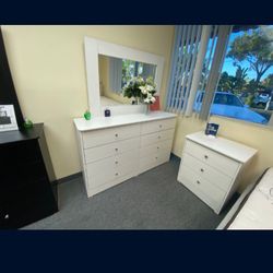 Set Dresser Room $449 New Color WHITE ‼️‼️