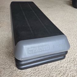 The Step aerobic training platform