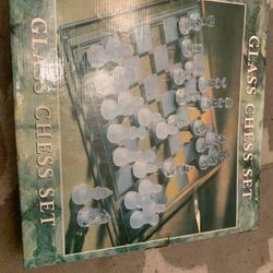 Game (Glass chess set